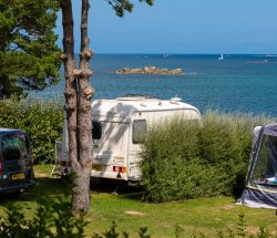 Ar Kleguer : Emplacement et aire de Camping car en bord de mer finistère nord