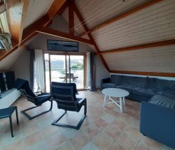 Salon avec terrasse gite Ty Nevez à Roscoff Finistère Nord