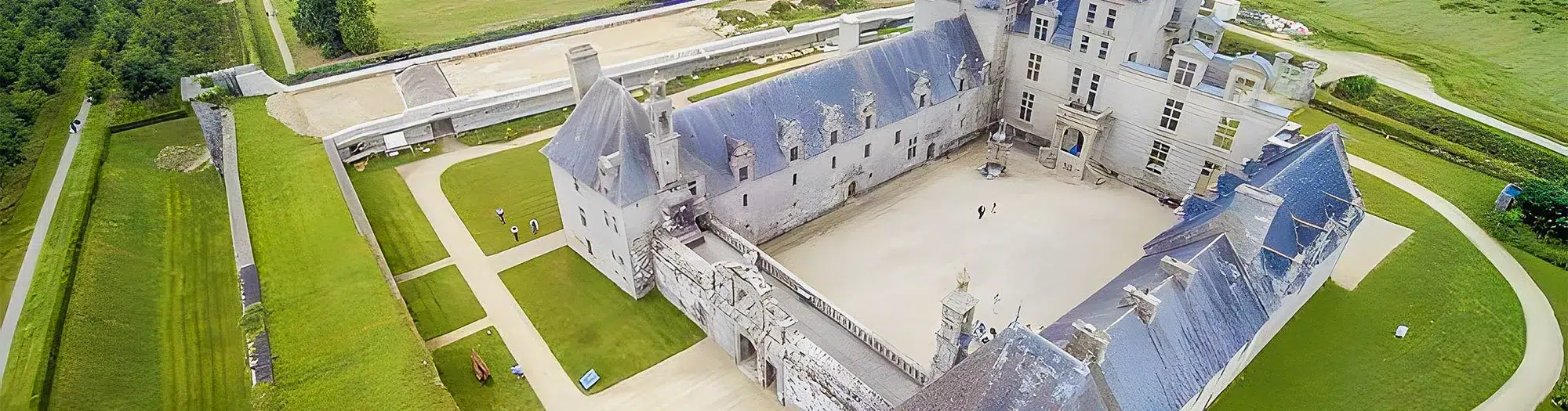 chateau kerjean finistere